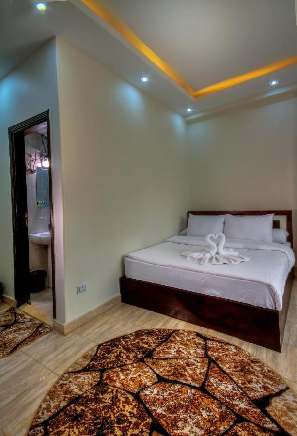Tut Pyramids View Hotel Kafrat al Jabal Luaran gambar
