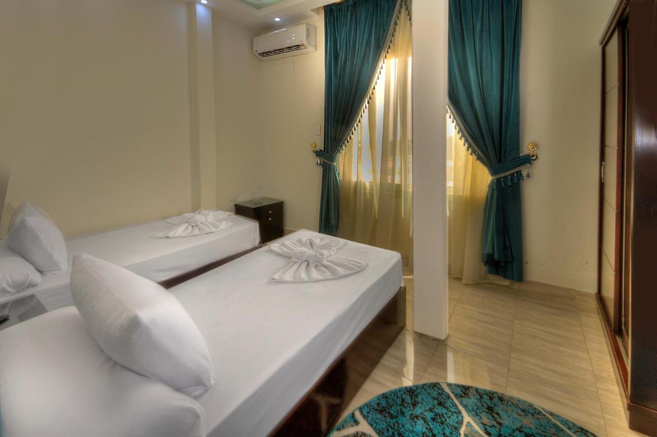 Tut Pyramids View Hotel Kafrat al Jabal Luaran gambar