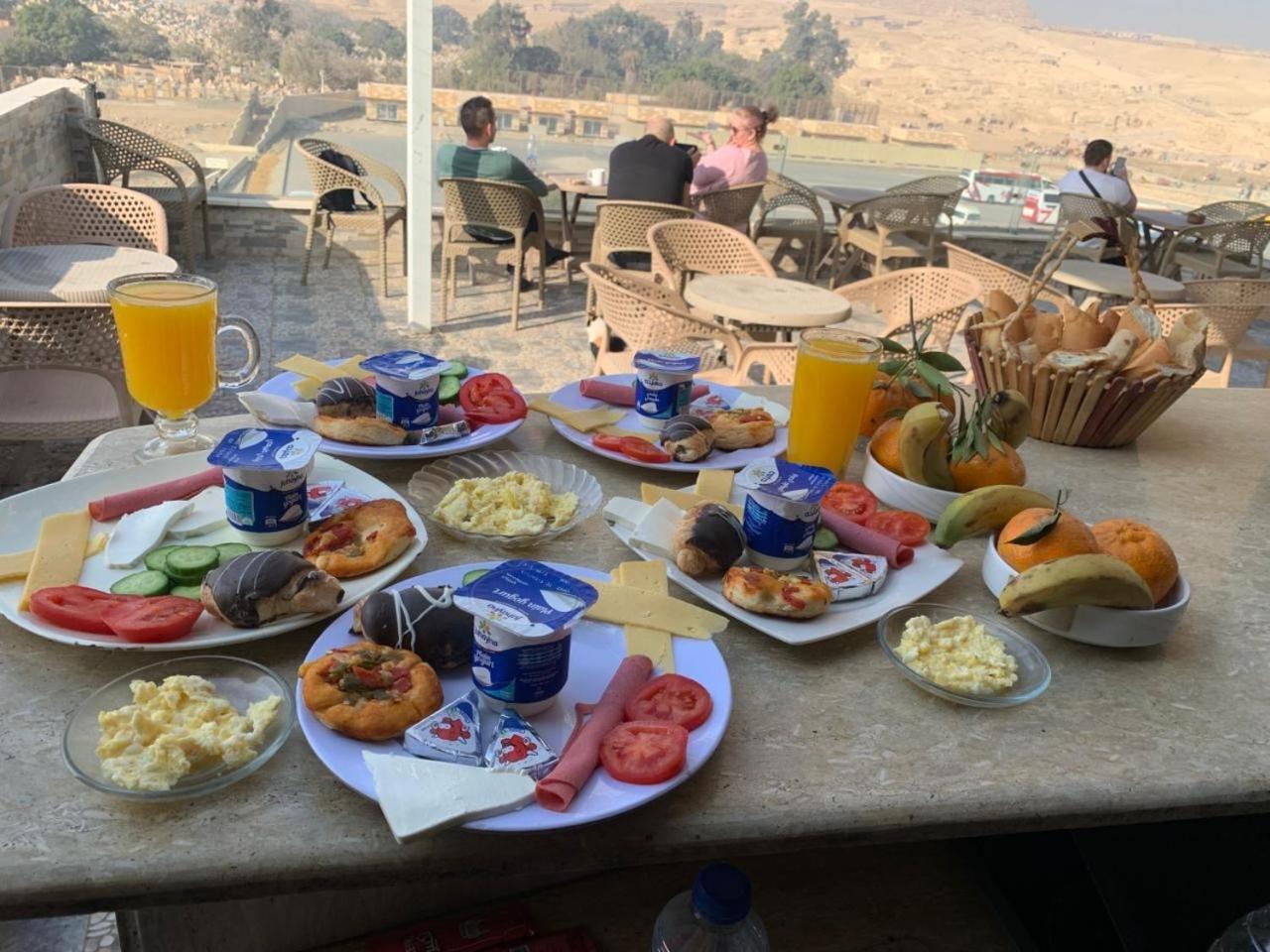 Tut Pyramids View Hotel Kafrat al Jabal Luaran gambar